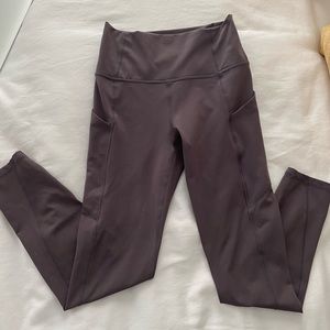 Fabletics High Waisted Pocket 7/8 Leggings